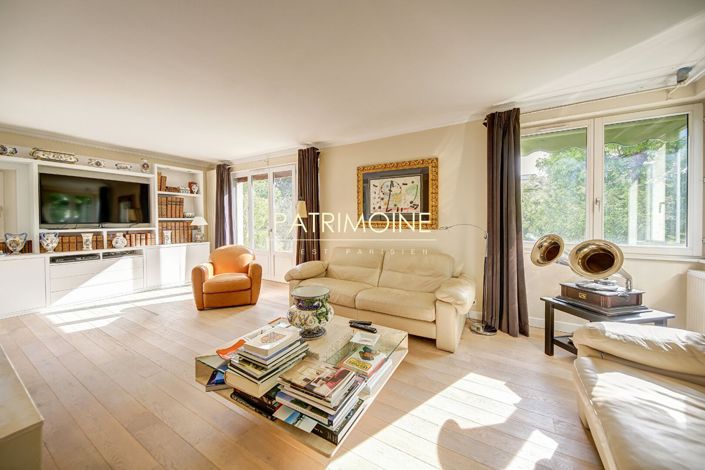Image No.4-5 Bed Property for sale