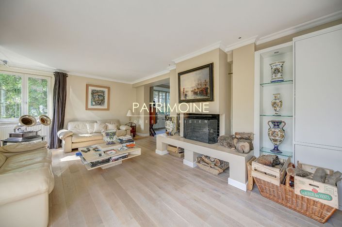 Image No.7-5 Bed Property for sale