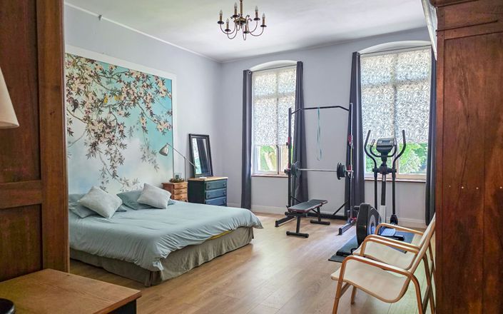 Image No.14-6 Bed Property for sale