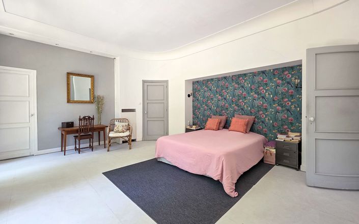 Image No.16-6 Bed House for sale