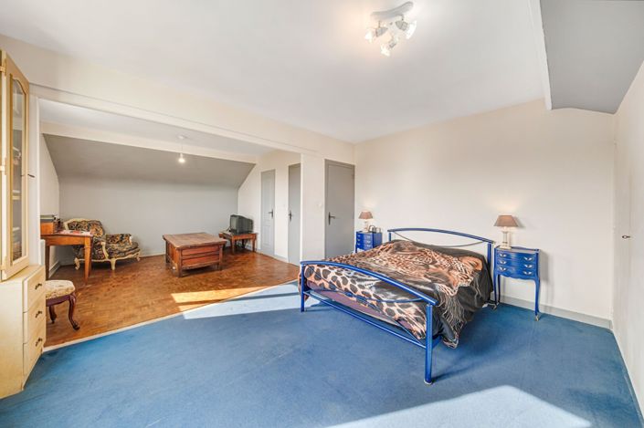Image No.12-5 Bed House for sale