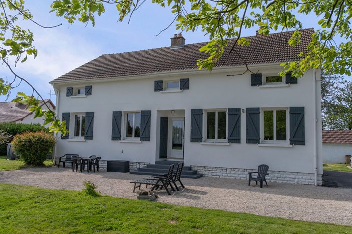 Image No.17-5 Bed House for sale