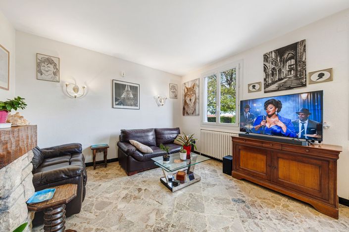 Image No.2-5 Bed House for sale