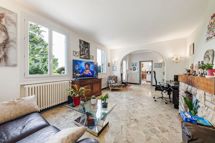 Image No.3-5 Bed House for sale