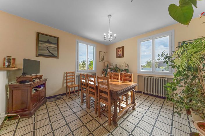 Image No.6-5 Bed House for sale