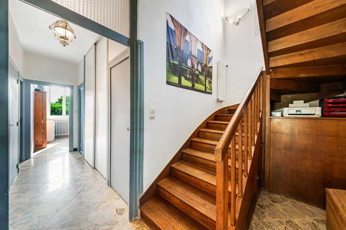 Image No.9-5 Bed House for sale