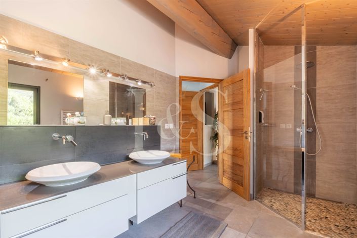Image No.16-3 Bed House for sale