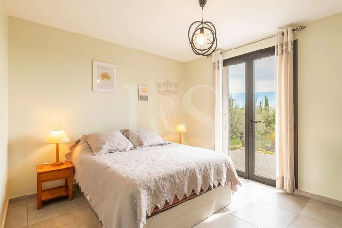 Image No.19-3 Bed House for sale