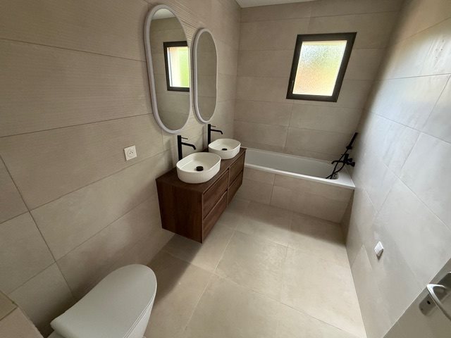 Image No.9-4 Bed House for sale