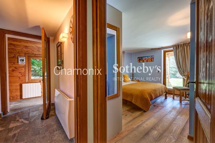 Image No.10-3 Bed House for sale