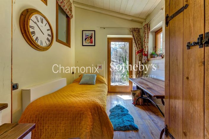 Image No.17-3 Bed House for sale