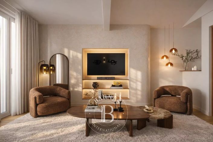 Image No.2-4 Bed House for sale