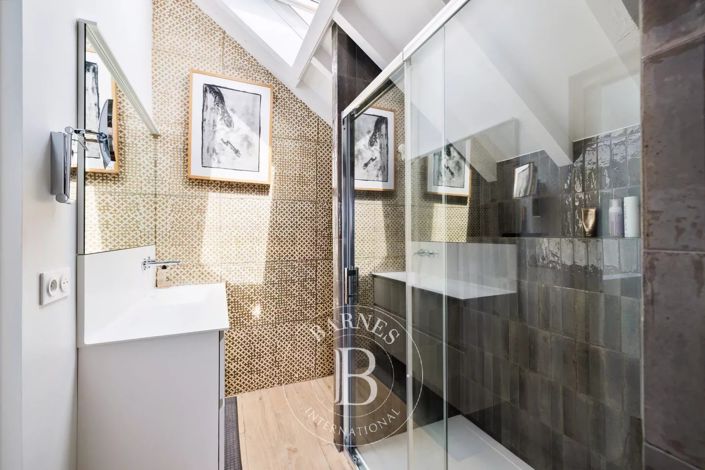 Image No.16-4 Bed House for sale