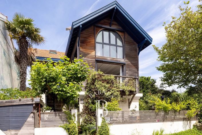 Image No.2-4 Bed House for sale