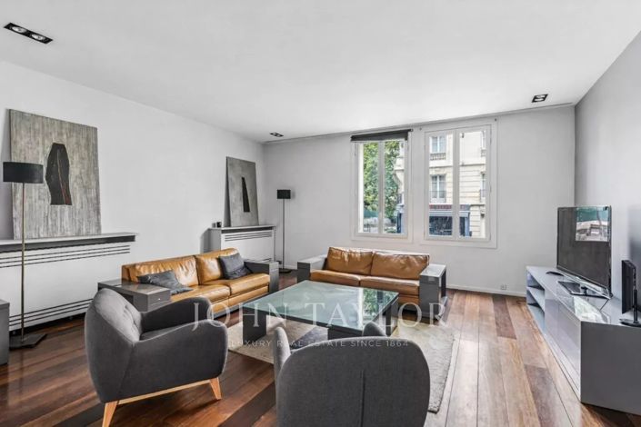 Image No.4-6 Bed House for sale