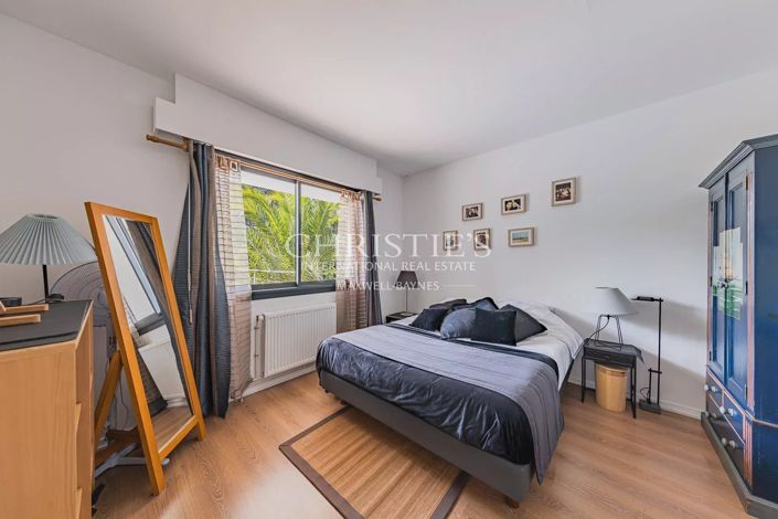 Image No.13-5 Bed House for sale
