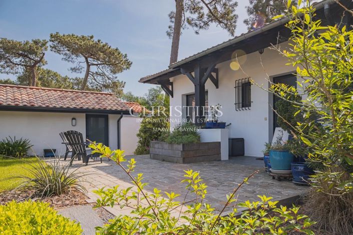 Image No.16-5 Bed House for sale