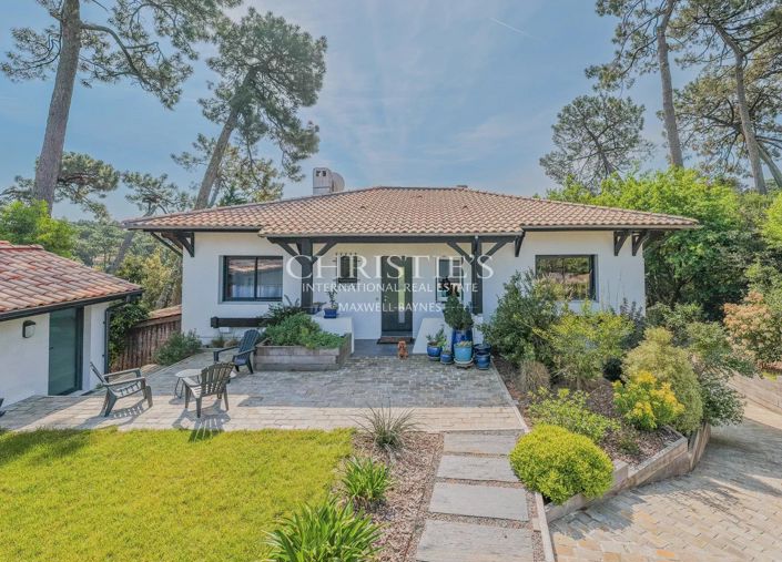 Image No.3-5 Bed House for sale