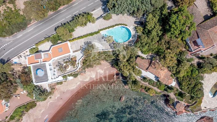 Image No.6-5 Bed House for sale