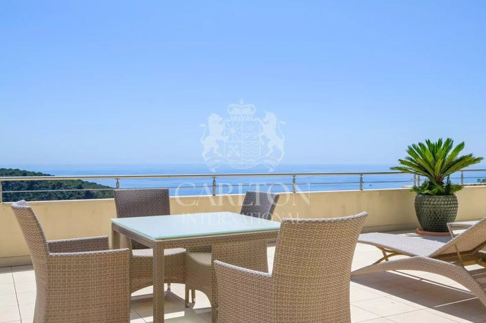 Image No.2-8 Bed House for sale