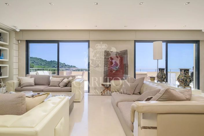 Image No.9-8 Bed House for sale