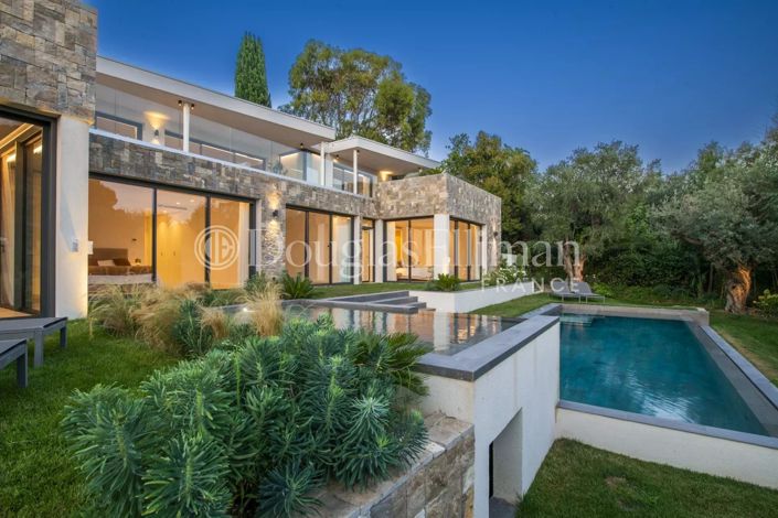Image No.16-5 Bed House for sale
