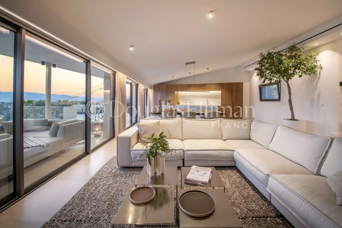 Image No.19-5 Bed House for sale