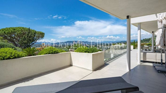 Image No.22-5 Bed House for sale