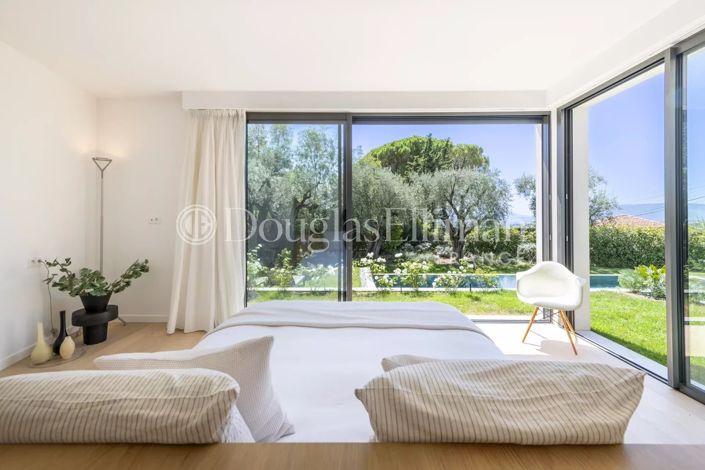 Image No.9-5 Bed House for sale