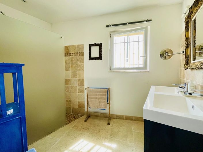Image No.11-3 Bed House for sale