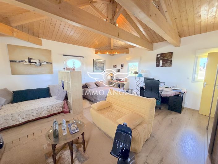 Image No.17-3 Bed House for sale