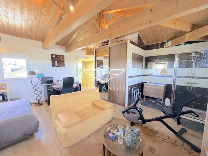 Image No.18-3 Bed House for sale