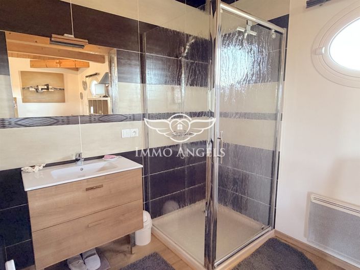 Image No.19-3 Bed House for sale