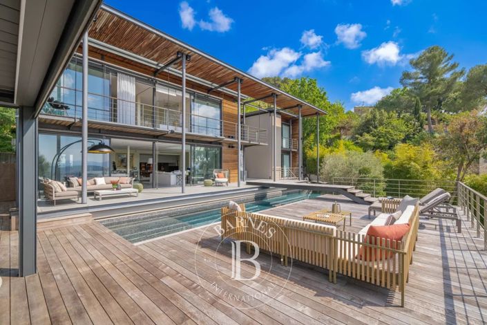 Image No.5-6 Bed House for sale