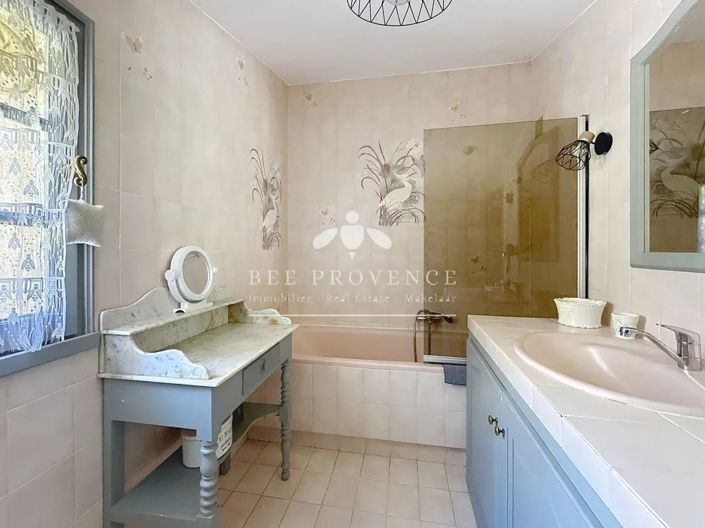 Image No.37-9 Bed House for sale
