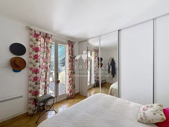 Image No.41-9 Bed House for sale