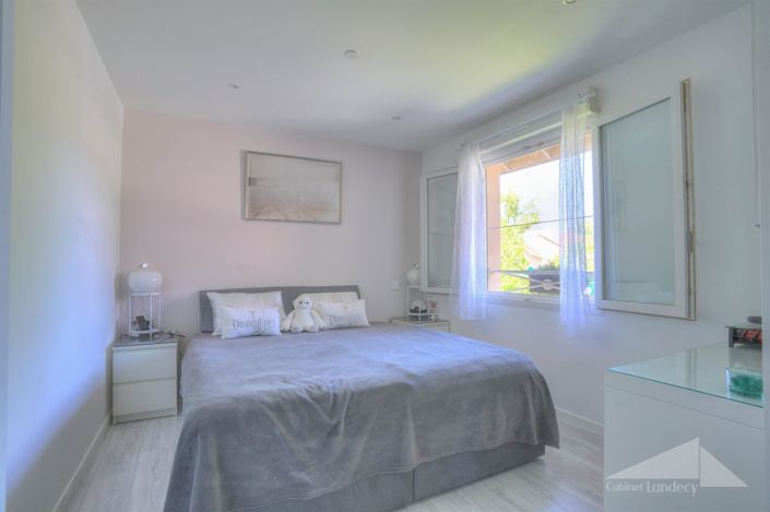Image No.5-4 Bed House for sale