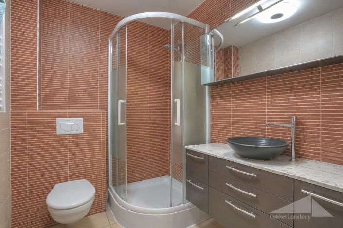 Image No.8-4 Bed House for sale