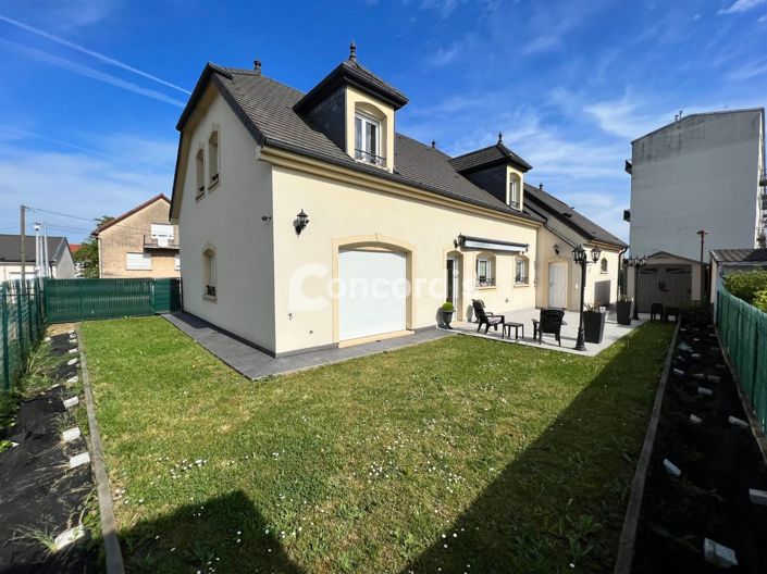 Image No.14-4 Bed Property for sale