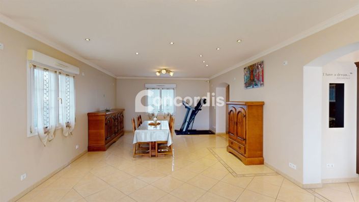 Image No.4-4 Bed Property for sale