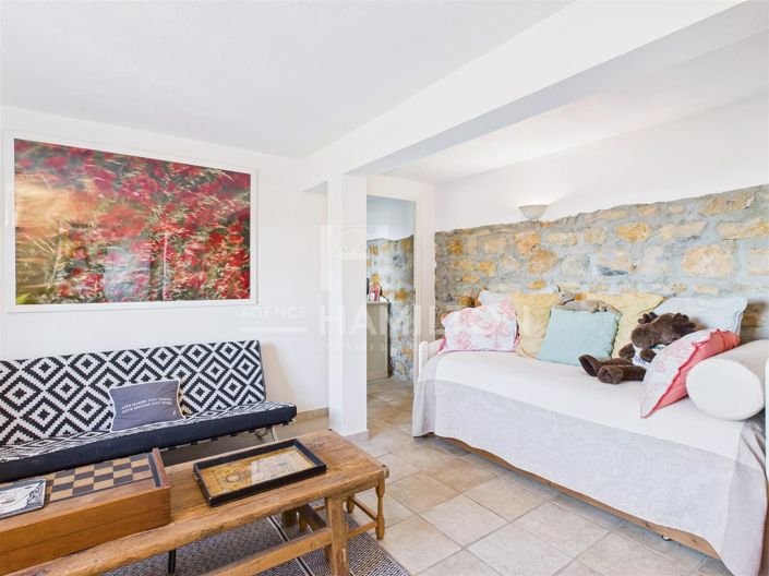 Image No.21-3 Bed House for sale