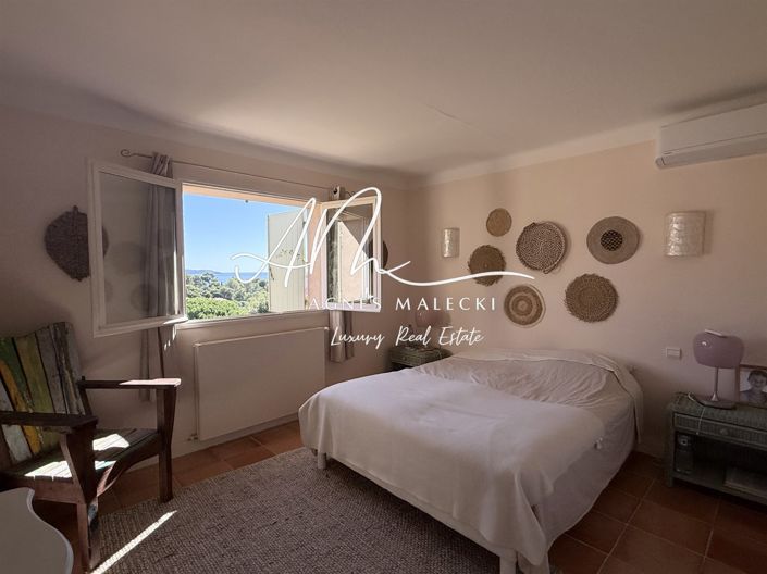 Image No.12-6 Bed House for sale