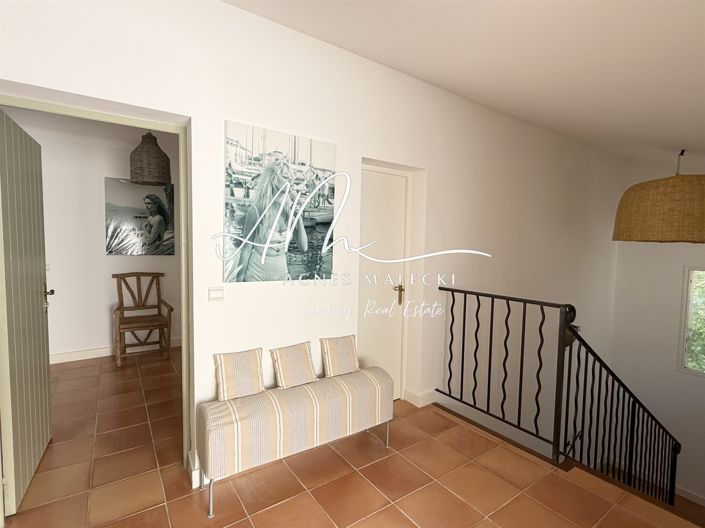 Image No.5-6 Bed House for sale