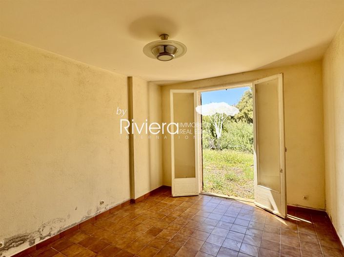 Image No.12-5 Bed House for sale