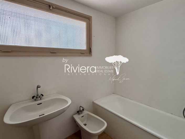 Image No.18-5 Bed House for sale
