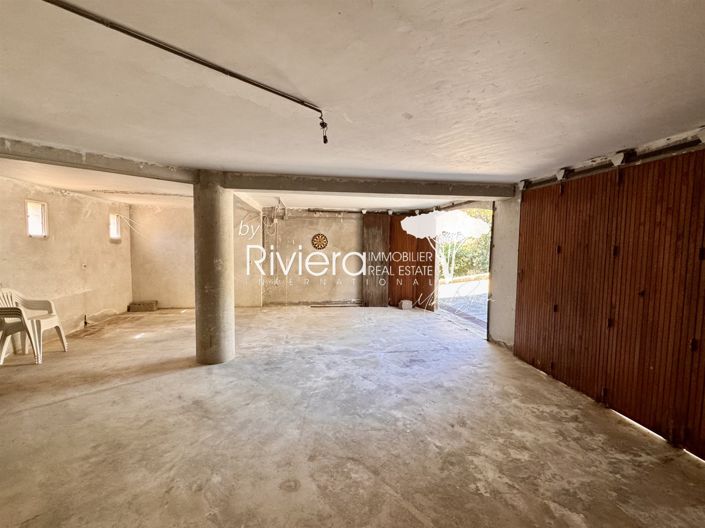 Image No.20-5 Bed House for sale