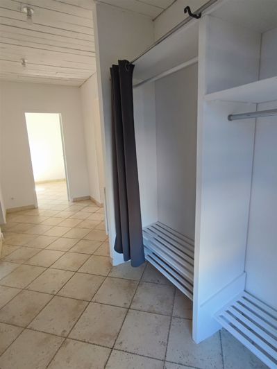 Image No.10-3 Bed House for sale