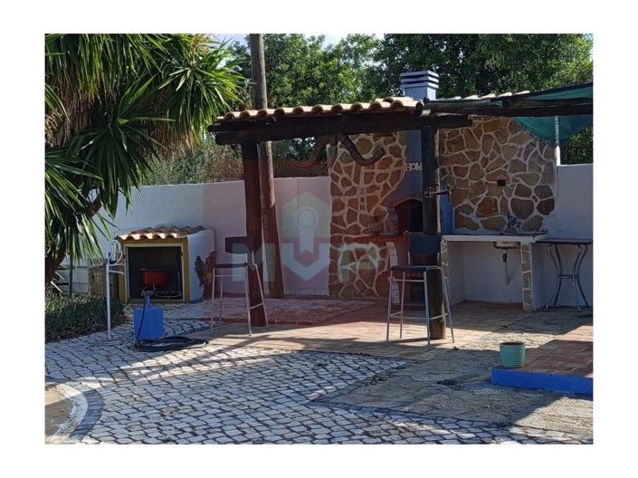 Image No.6-6 Bed House for sale
