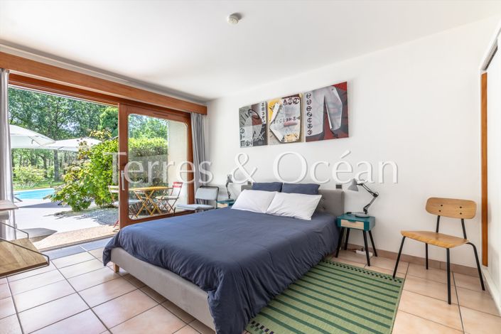 Image No.14-6 Bed House for sale