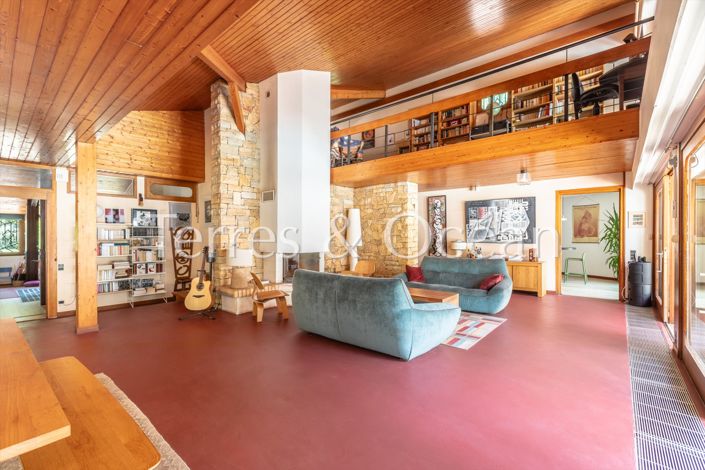 Image No.5-6 Bed House for sale